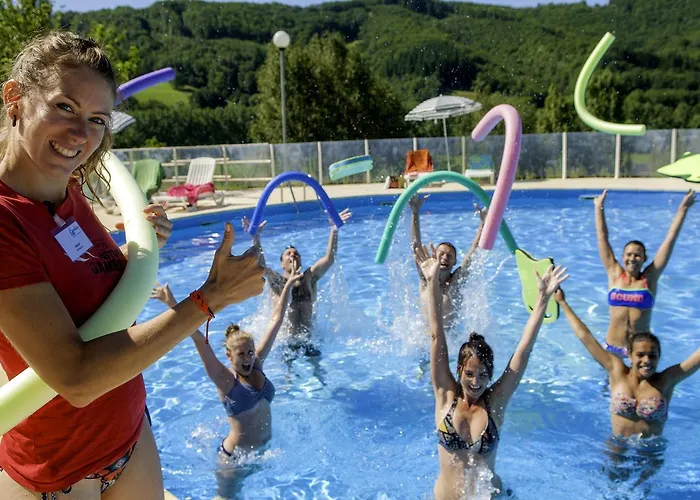 Le Village Goelia 3* Saint-Geniez-dʼOlt