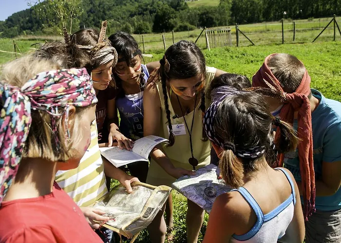 Le Village Goelia Aparthotel Saint-Geniez-dʼOlt